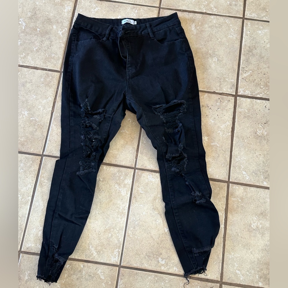 Super cute skinny jeans!